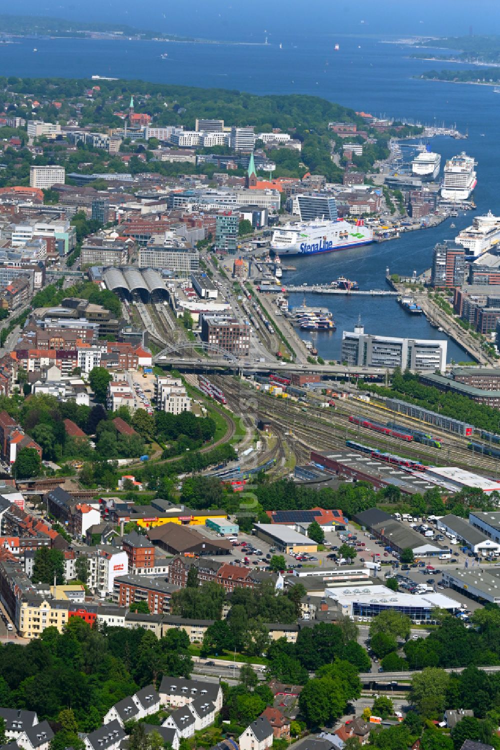 Luftbild Kiel - Hauptbahnhof der Deutschen Bahn in Kiel im Bundesland Schleswig-Holstein, Deutschland