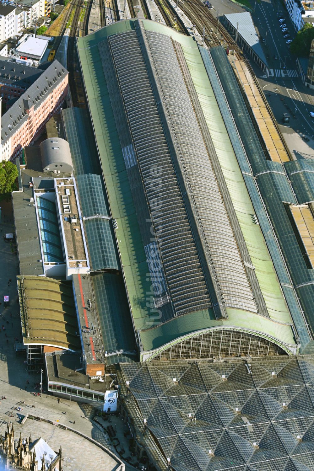 Luftaufnahme Köln - Hauptbahnhof der Deutschen Bahn in Köln im Bundesland Nordrhein-Westfalen, Deutschland