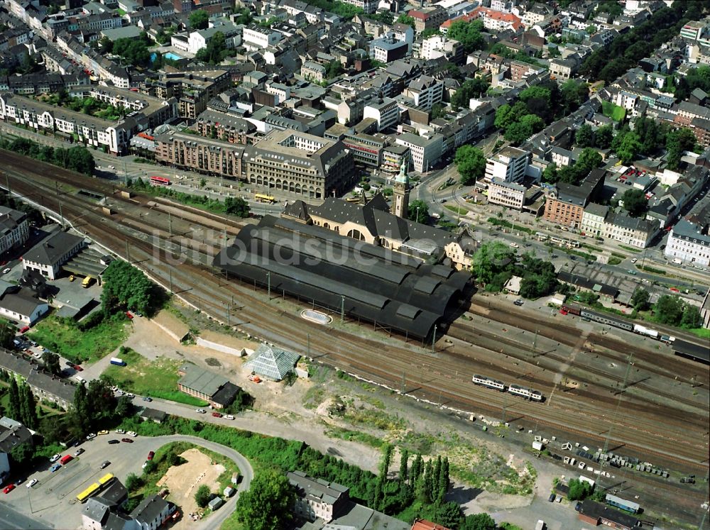 Luftaufnahme Krefeld - Hauptbahnhof der Deutschen Bahn in Krefeld im Bundesland Nordrhein-Westfalen