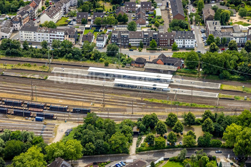 Mülheim an der Ruhr aus der Vogelperspektive: Hauptbahnhof der Deutschen Bahn in Mülheim an der Ruhr im Bundesland Nordrhein-Westfalen, Deutschland