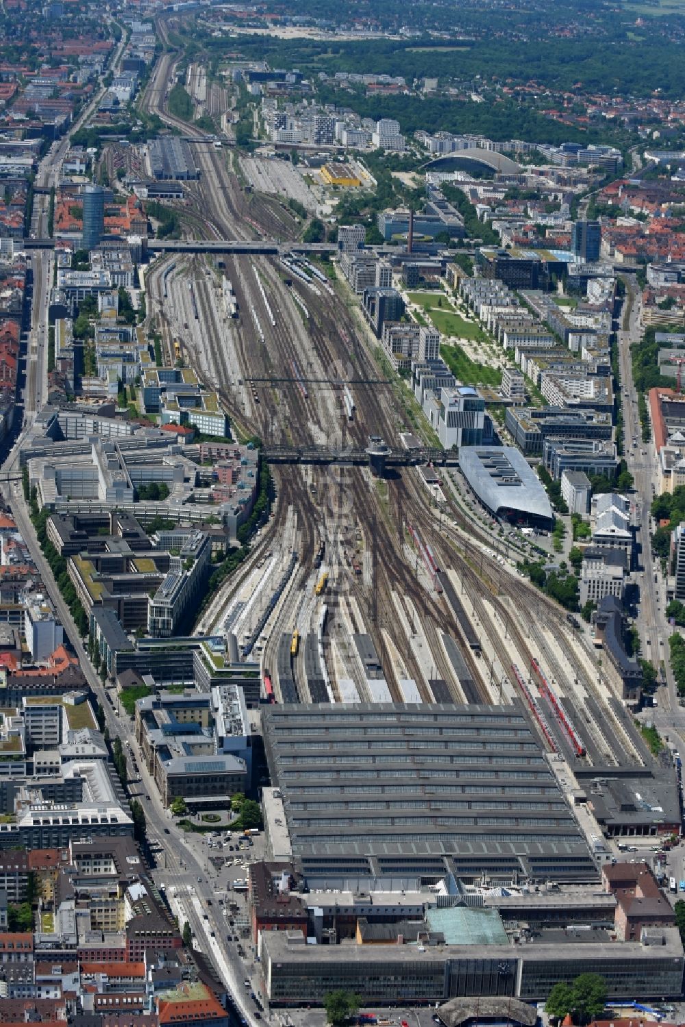 München aus der Vogelperspektive: Hauptbahnhof der Deutschen Bahn in München im Bundesland Bayern