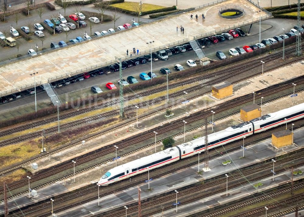 Oberhausen aus der Vogelperspektive: Hauptbahnhof der Deutschen Bahn in Oberhausen im Bundesland Nordrhein-Westfalen