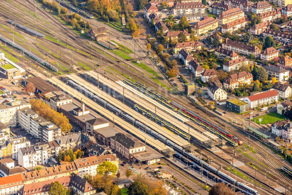 Luftaufnahme Offenburg - Hauptbahnhof der Deutschen Bahn in Offenburg im Bundesland Baden-Württemberg, Deutschland