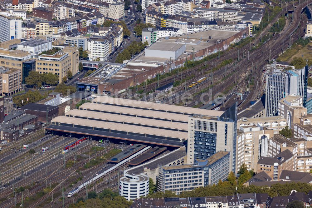 Düsseldorf von oben - Hauptbahnhof der Deutschen Bahn im Ortsteil Oberbilk in Düsseldorf im Bundesland Nordrhein-Westfalen, Deutschland