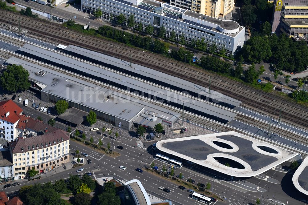 Pforzheim aus der Vogelperspektive: Hauptbahnhof der Deutschen Bahn in Pforzheim im Bundesland Baden-Württemberg, Deutschland