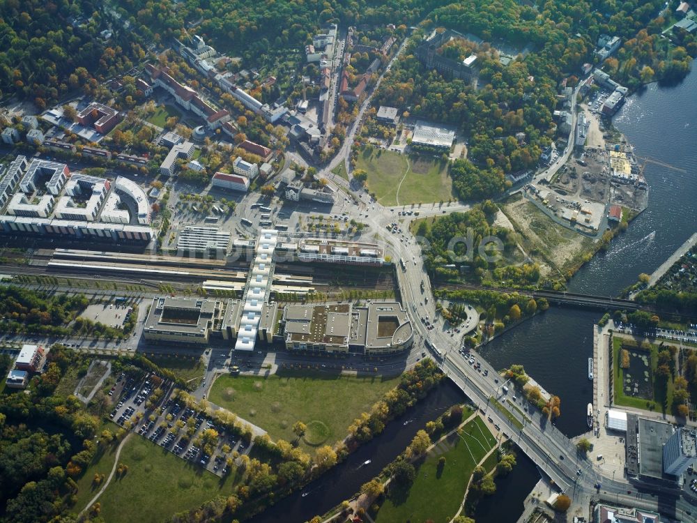 Potsdam aus der Vogelperspektive: Hauptbahnhof der Deutschen Bahn in Potsdam im Bundesland Brandenburg