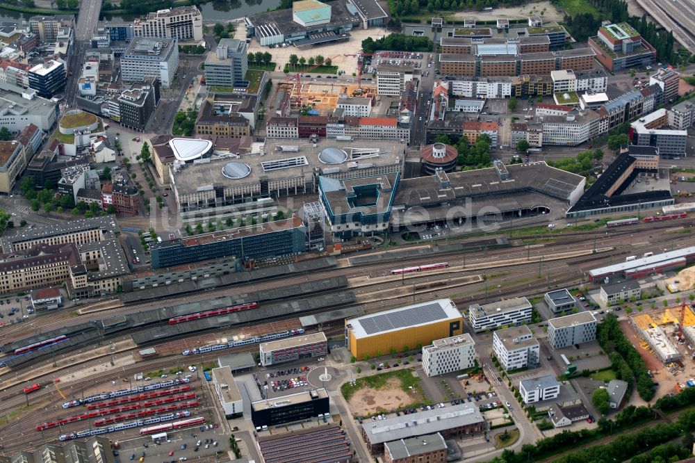 Saarbrücken aus der Vogelperspektive: Hauptbahnhof der Deutschen Bahn in Saarbrücken im Bundesland Saarland, Deutschland