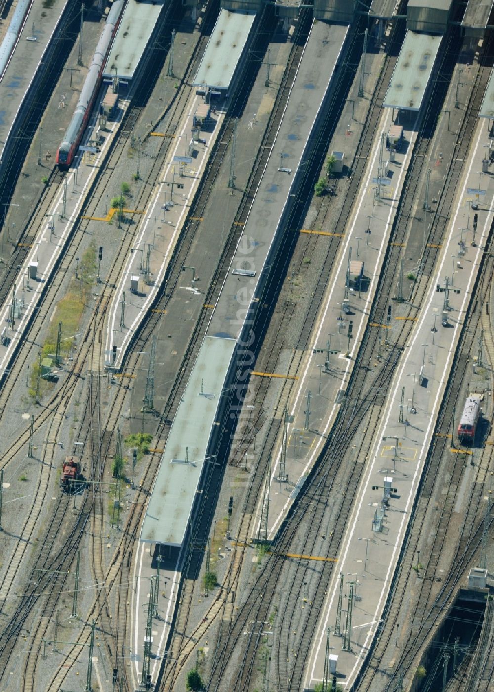 Luftaufnahme Stuttgart - Hauptbahnhof der Deutschen Bahn in Stuttgart im Bundesland Baden-Württemberg