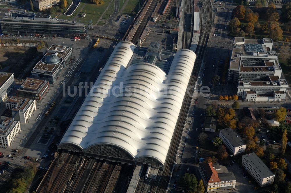 Dresden von oben - Hauptbahnhof Dresden der Deutschen Bahn in Dresden im Bundesland Sachsen, Deutschland