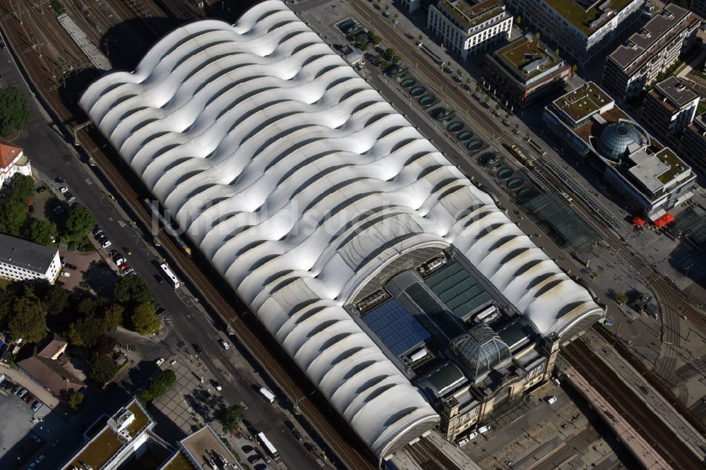 Dresden von oben - Hauptbahnhof Dresden der Deutschen Bahn in Dresden im Bundesland Sachsen, Deutschland