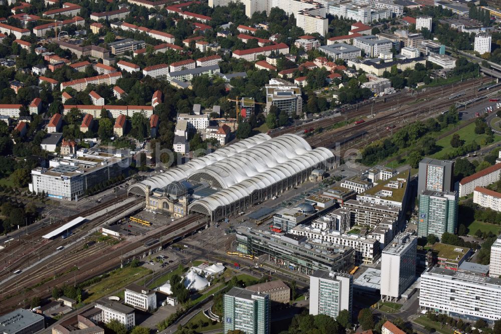 Luftaufnahme Dresden - Hauptbahnhof Dresden der Deutschen Bahn in Dresden im Bundesland Sachsen, Deutschland