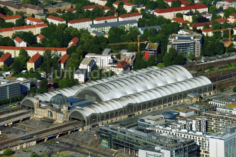 Luftaufnahme Dresden - Hauptbahnhof Dresden der Deutschen Bahn in Dresden im Bundesland Sachsen, Deutschland