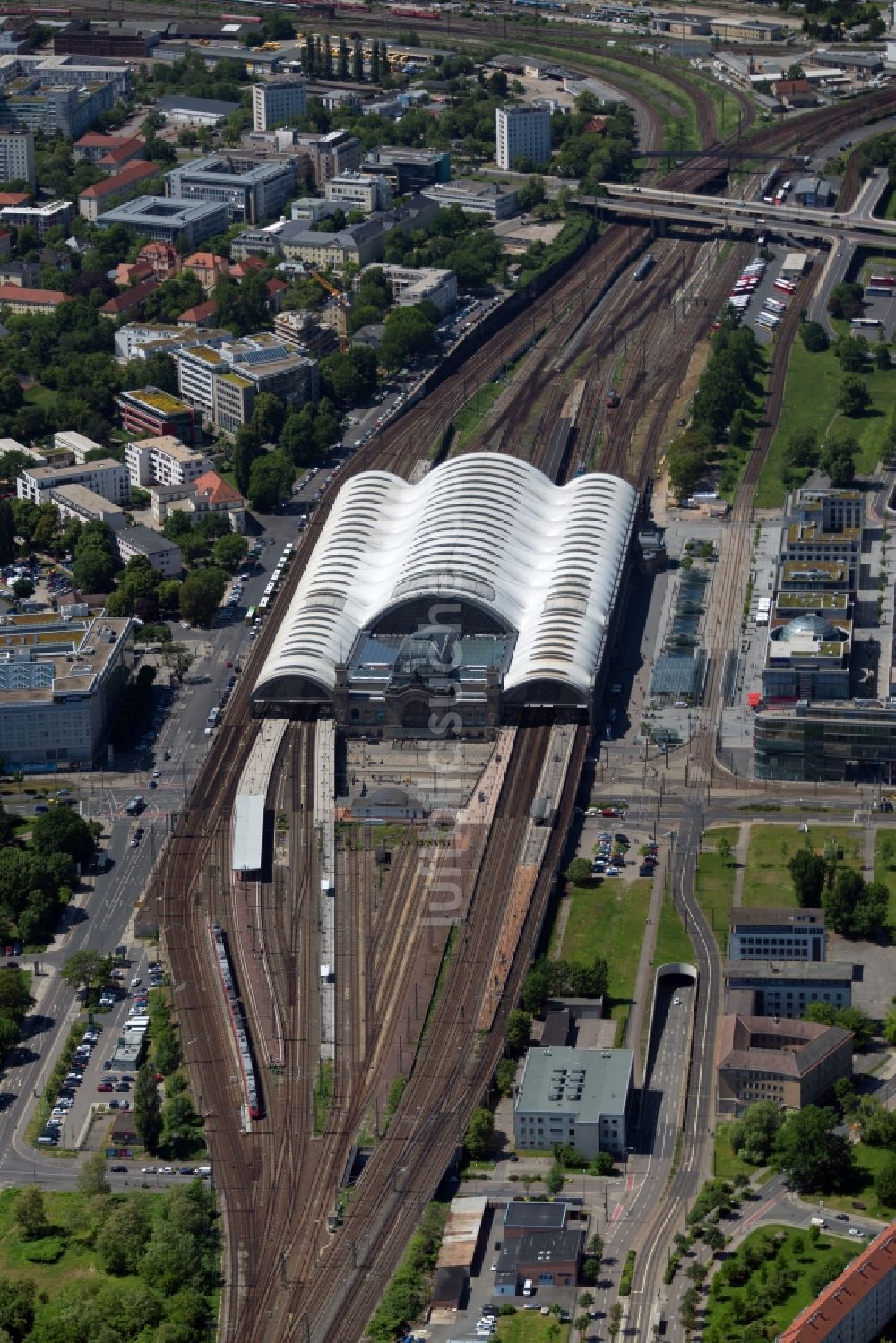 Luftbild Dresden - Hauptbahnhof Dresden der Deutschen Bahn in Dresden im Bundesland Sachsen, Deutschland
