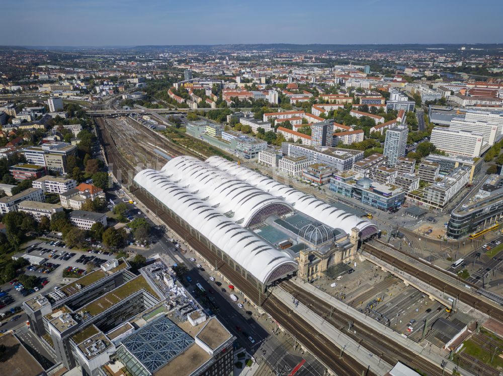 Luftaufnahme Dresden - Hauptbahnhof Dresden der Deutschen Bahn in Dresden im Bundesland Sachsen, Deutschland