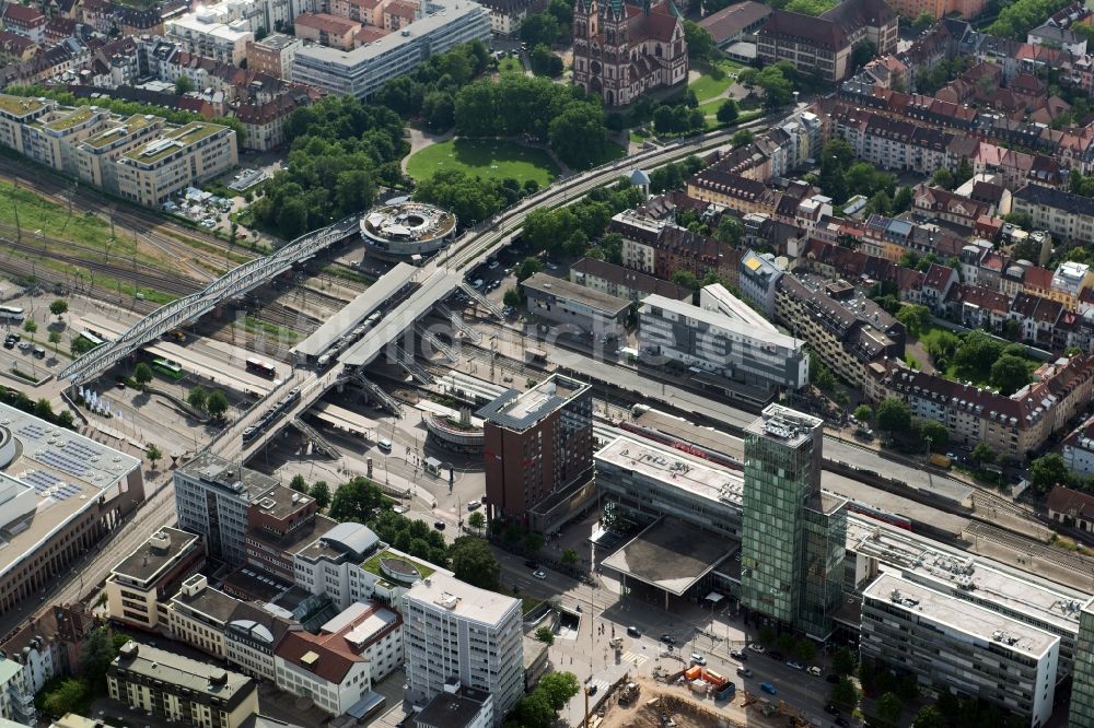 Luftbild Freiburg im Breisgau - Hauptbahnhof Freiburg (Breisgau) Hbf der Deutschen Bahn in Freiburg im Breisgau im Bundesland Baden-Württemberg, Deutschland