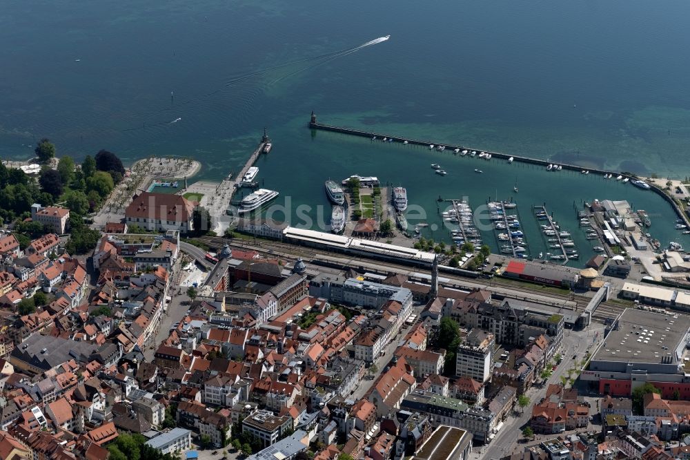 Luftbild Konstanz - Hauptbahnhof am Konstanz Hafen in Konstanz im Bundesland Baden-Württemberg, Deutschland