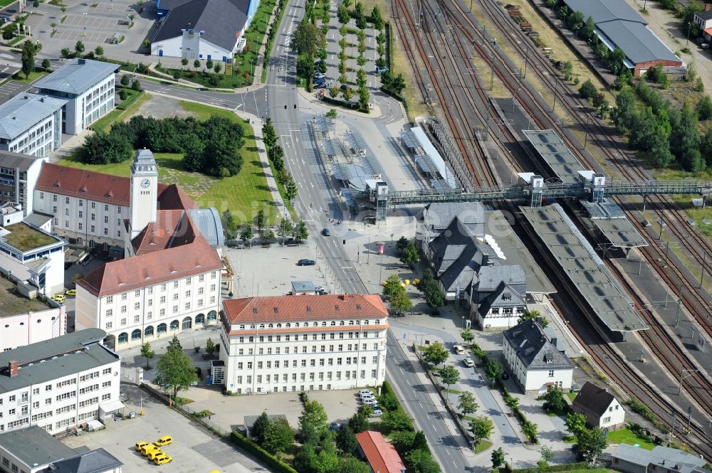 Sonneberg aus der Vogelperspektive: Hauptbahnhof und Neues Rathaus in Sonneberg in Thüringen / Thuringia