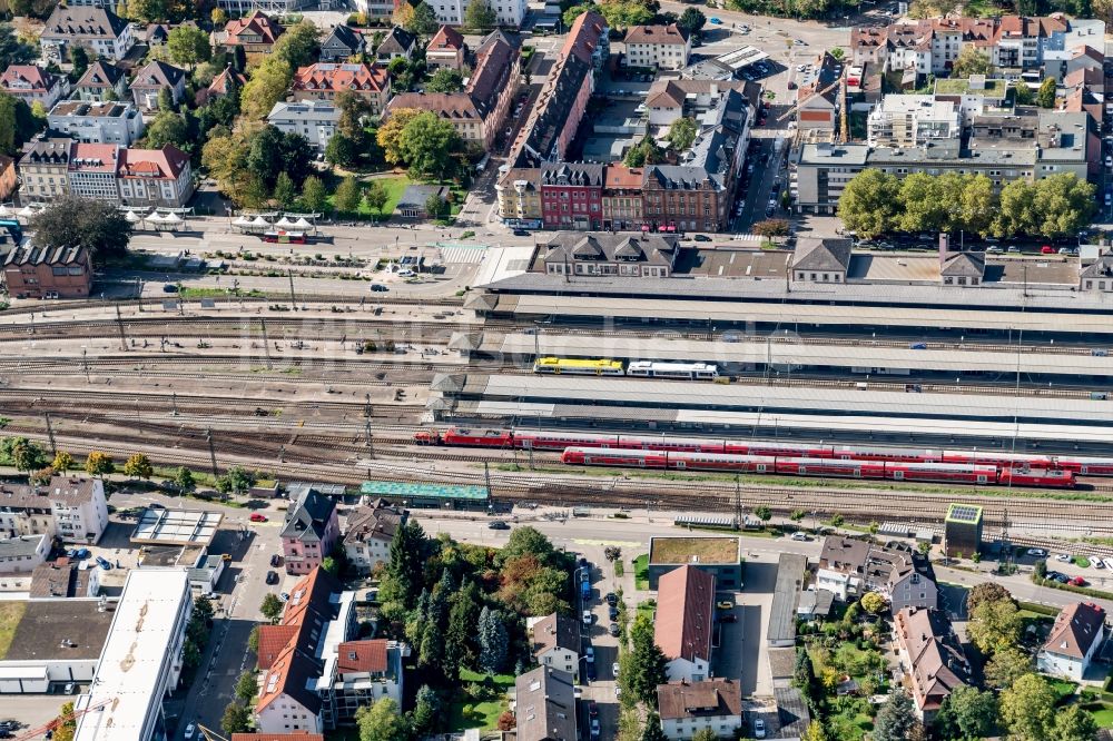 Offenburg aus der Vogelperspektive: Hauptbahnhof der Offenburg in Offenburg im Bundesland Baden-Württemberg, Deutschland