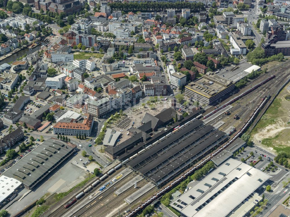 Oldenburg aus der Vogelperspektive: Hauptbahnhof in Oldenburg im Bundesland Niedersachsen, Deutschland