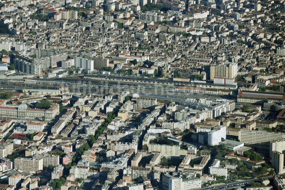 Marseille von oben - Hauptbahnhof der SNCF- Bahn in Marseille in Provence-Alpes-Cote d'Azur, Frankreich