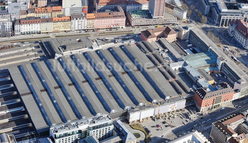 München von oben - Hauptbahnhof der Stadt München