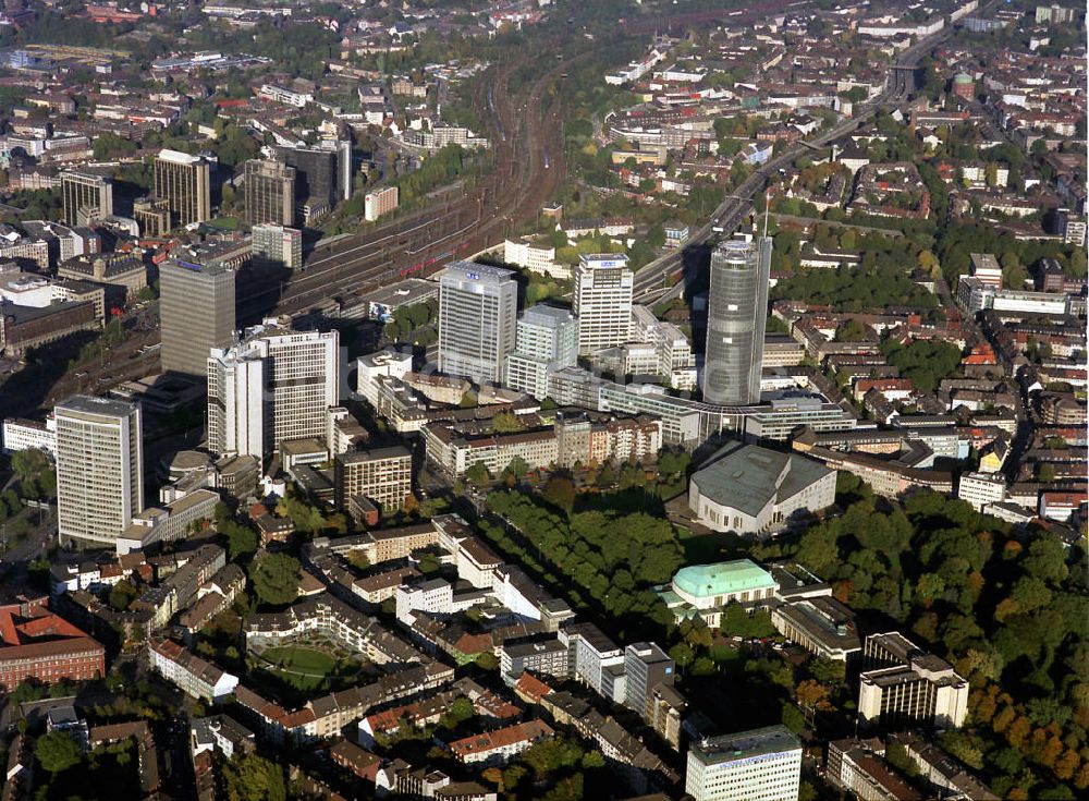 Essen aus der Vogelperspektive: Hauptbahnhof, Stadtgarten und Hochhäuser in Essen