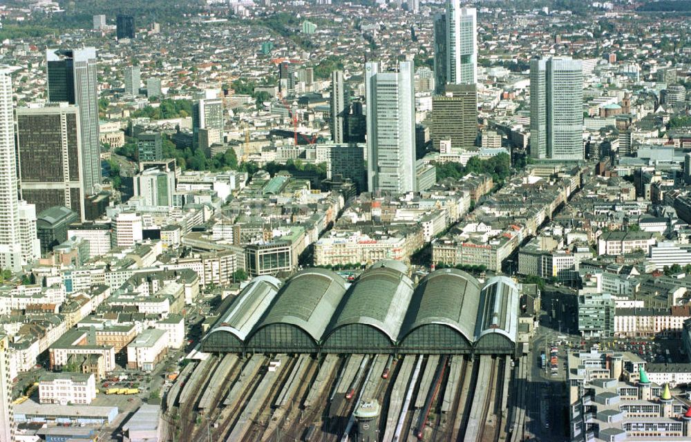 Luftbild Frankfurt am Main - Hauptbahnhof im Stadtzentrum Frankfurt / Main