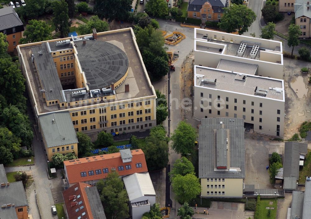 Luftaufnahme Jena - Hauptgebäude der Physikalisch-Astronomische Fakultät und Institut für Physikalische Chemie der Friedrich-Schiller-Universität Jena im Bundesland Thüringen