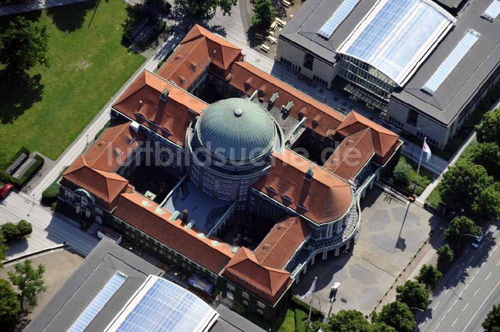 Hamburg aus der Vogelperspektive: Hauptgebäude der Universität Hamburg an der Edmund-Siemers-Allee in Hamburg