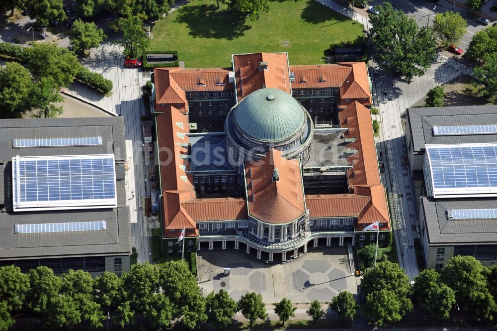 Hamburg von oben - Hauptgebäude der Universität Hamburg an der Edmund-Siemers-Allee in Hamburg