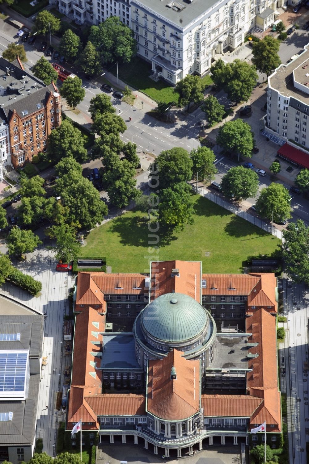 Luftbild Hamburg - Hauptgebäude der Universität Hamburg an der Edmund-Siemers-Allee in Hamburg