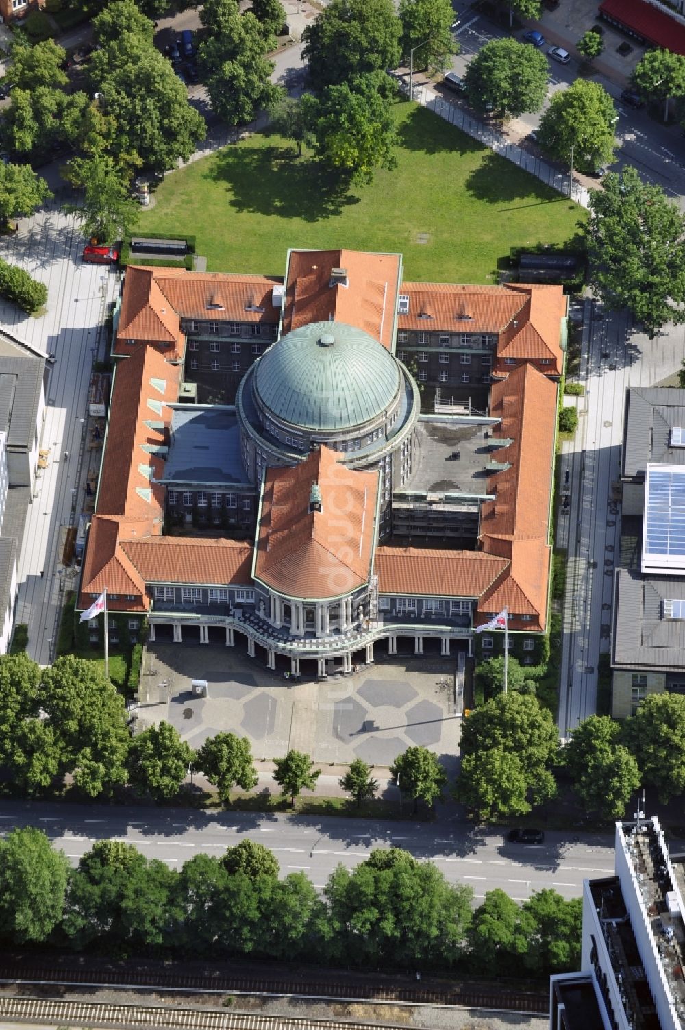 Luftaufnahme Hamburg - Hauptgebäude der Universität Hamburg an der Edmund-Siemers-Allee in Hamburg