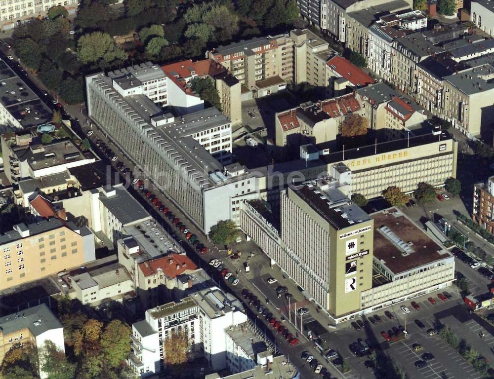 Berlin-Tiergarten von oben - Haupthaus der Firma Möbel Hübner an der Genthiner Straße in Berlin - Tiergarten.