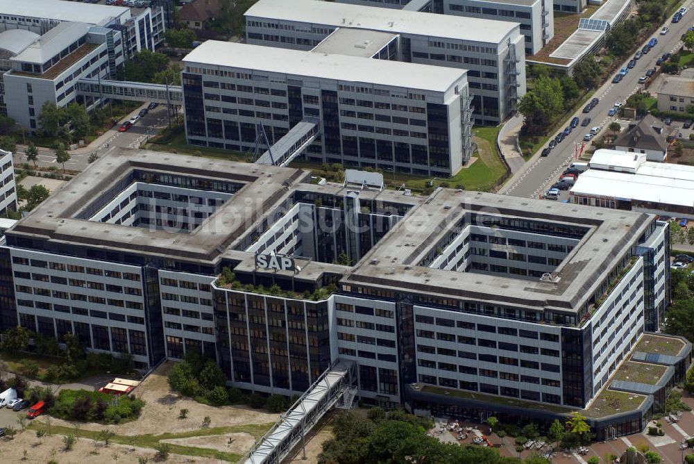 Walldorf aus der Vogelperspektive: Hauptquartier und umgebendes Gelände der SAP AG in Walldorf