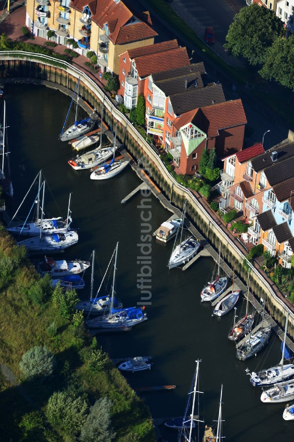 Luftbild Cuxhaven - Haureihen am Schleusenpriel am Yachthafen in Cuxhaven im Bundesland Niedersachsen