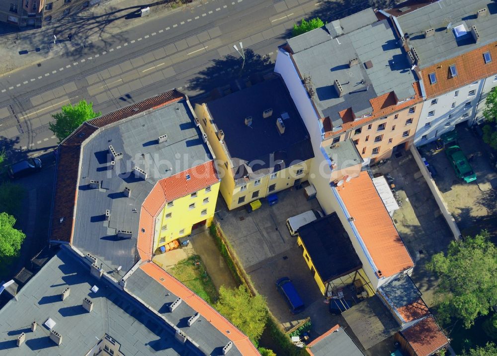 Berlin aus der Vogelperspektive: Haus und Gebäudebereich der NPD- Parteizentrale (Carl-Arthur-Bühring-Haus) in Berlin