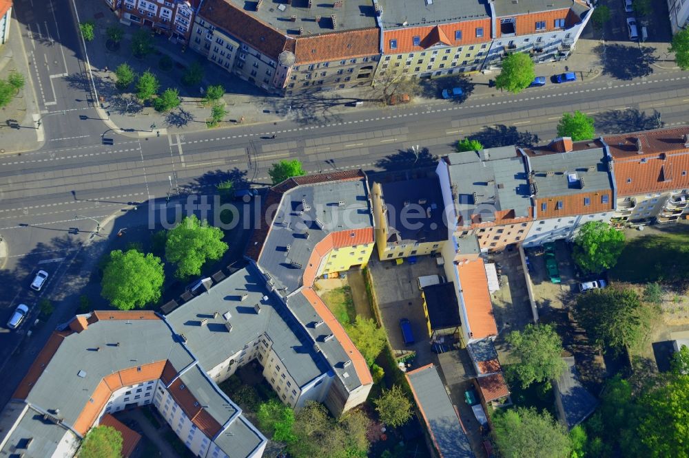 Luftbild Berlin - Haus und Gebäudebereich der NPD- Parteizentrale (Carl-Arthur-Bühring-Haus) in Berlin