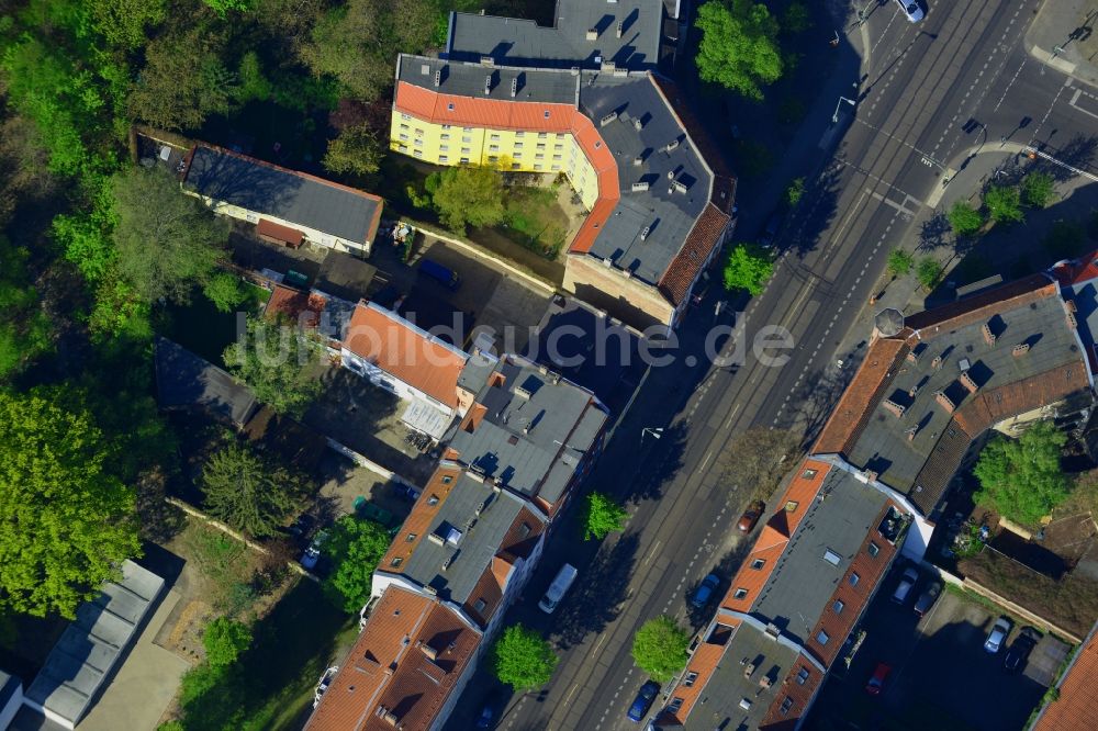 Luftbild Berlin - Haus und Gebäudebereich der NPD- Parteizentrale (Carl-Arthur-Bühring-Haus) in Berlin