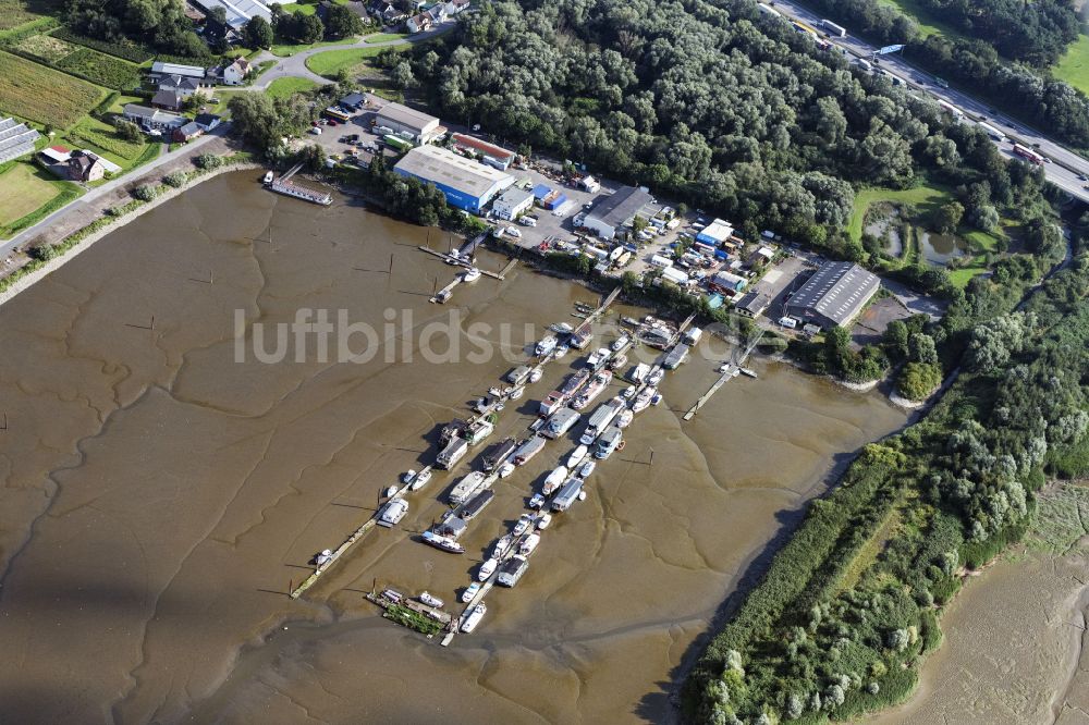 Hamburg von oben - Hausboot- Anlegestellen und Liegeplätze am Uferbereich Alte Dove-Elbe in Hamburg, Deutschland