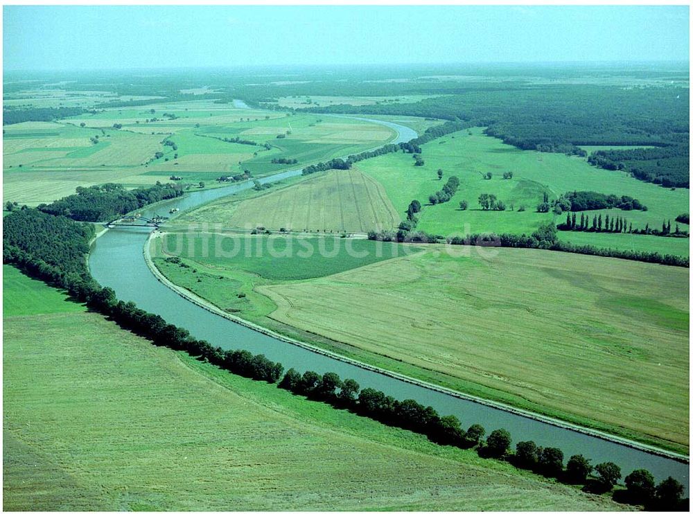 Burg aus der Vogelperspektive: Havelkanal bei Burg