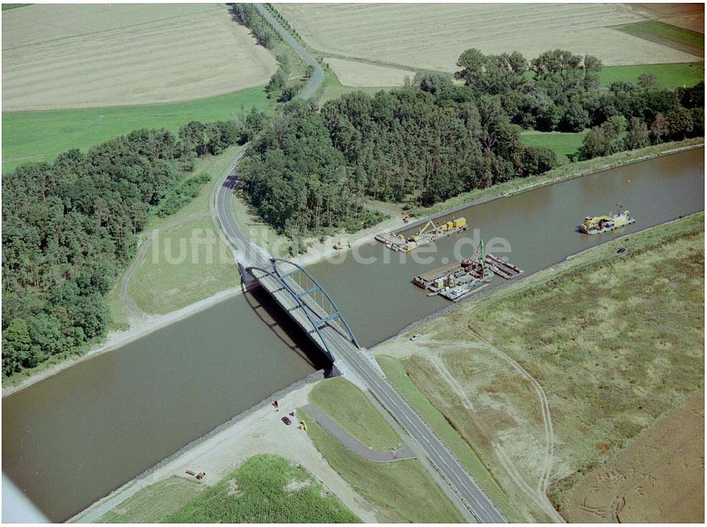 Burg aus der Vogelperspektive: Havelkanal bei Burg