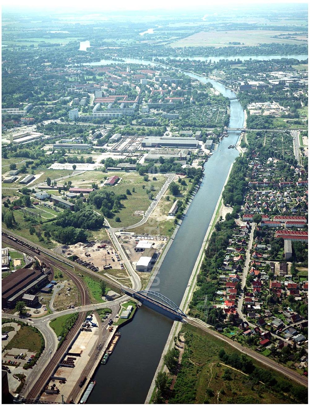 Brandenburg aus der Vogelperspektive: Havelkanal und Schleuse in Brandenburg