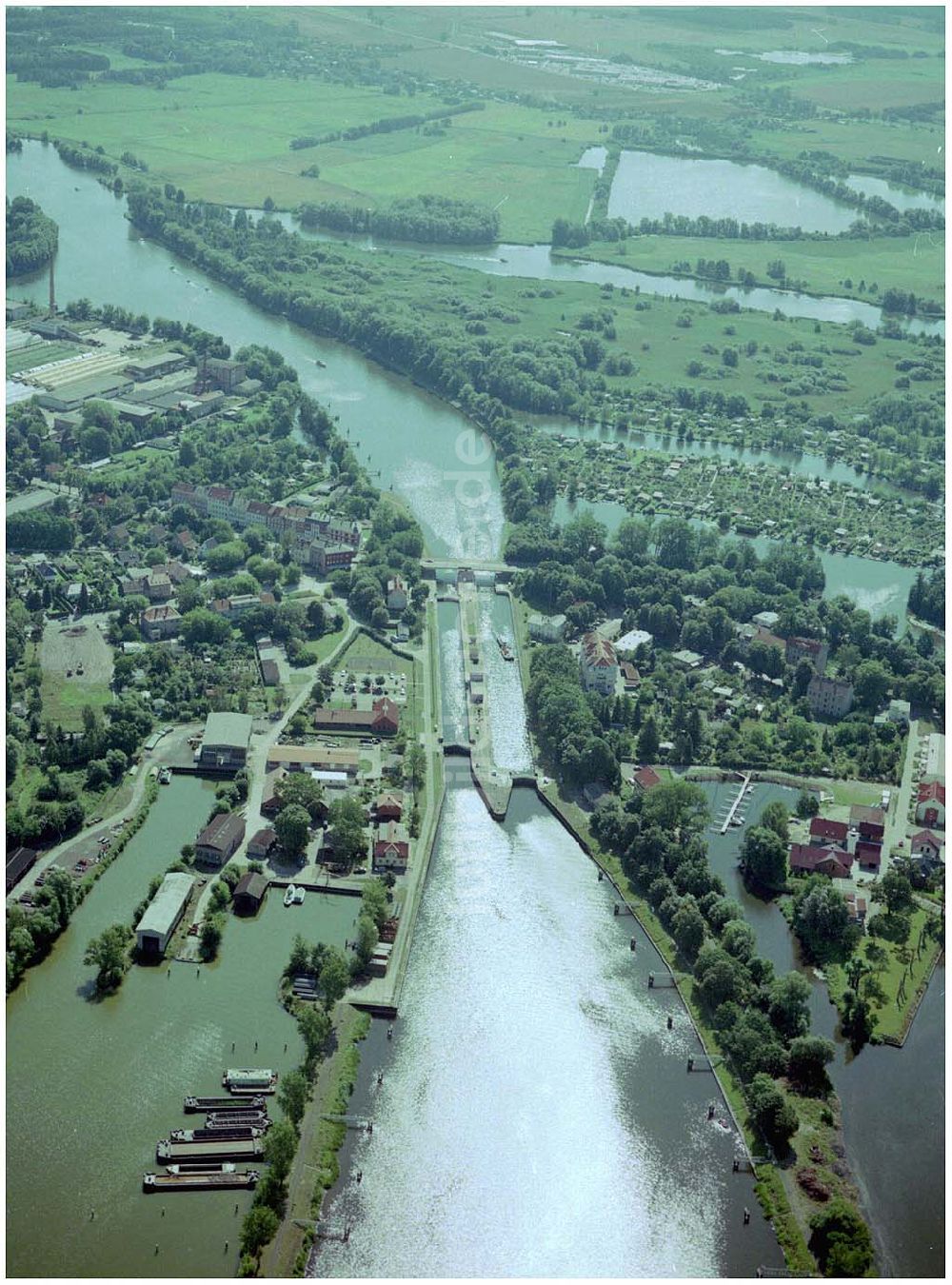 Brandenburg aus der Vogelperspektive: Havelkanal und Schleuse in Brandenburg