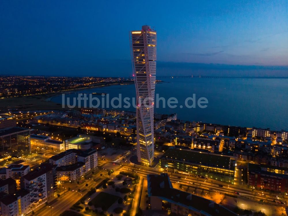 Malmö von oben - Höchster Wolkenkratzer - Hochhaus Skandinaviens Turning Torso in Malmö in Schweden