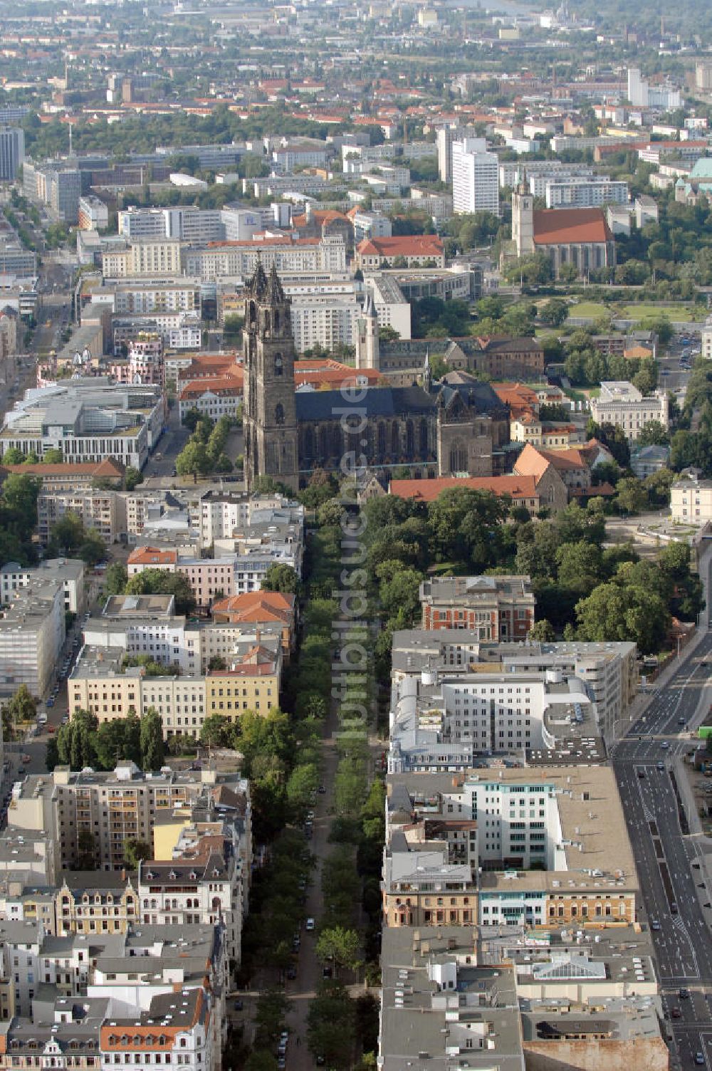 Magdeburg aus der Vogelperspektive: Hegelstrasse mit Dom in der Magdeburger Altstadt