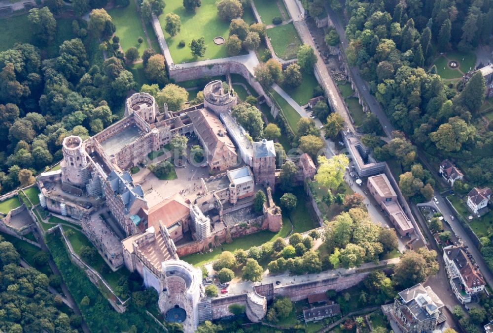 Heidelberg von oben - Heidelberg und Schloss im Bundesland Baden-Württemberg