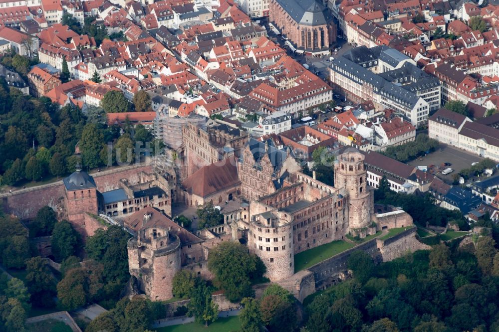 Heidelberg von oben - Heidelberg und Schloss im Bundesland Baden-Württemberg