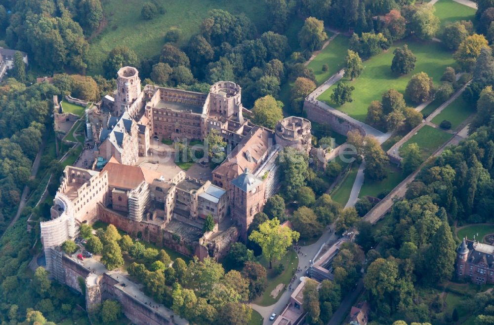 Heidelberg aus der Vogelperspektive: Heidelberg und Schloss im Bundesland Baden-Württemberg