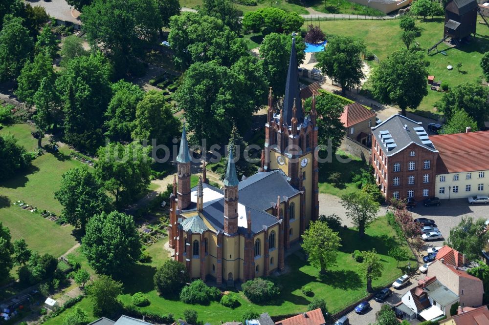 Werder Havel von oben - Heilig-Geist- Kirche in Werder im Bundesland Brandenburg