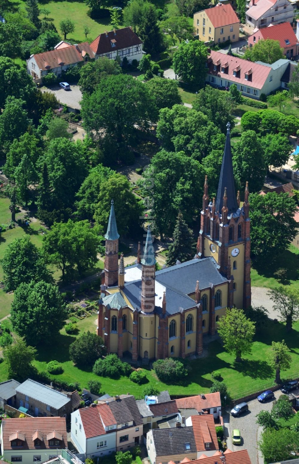 Werder Havel aus der Vogelperspektive: Heilig-Geist- Kirche in Werder im Bundesland Brandenburg